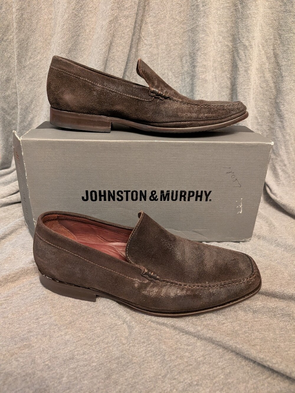 Johnston & Murphy size 10 chocolate brown loafers